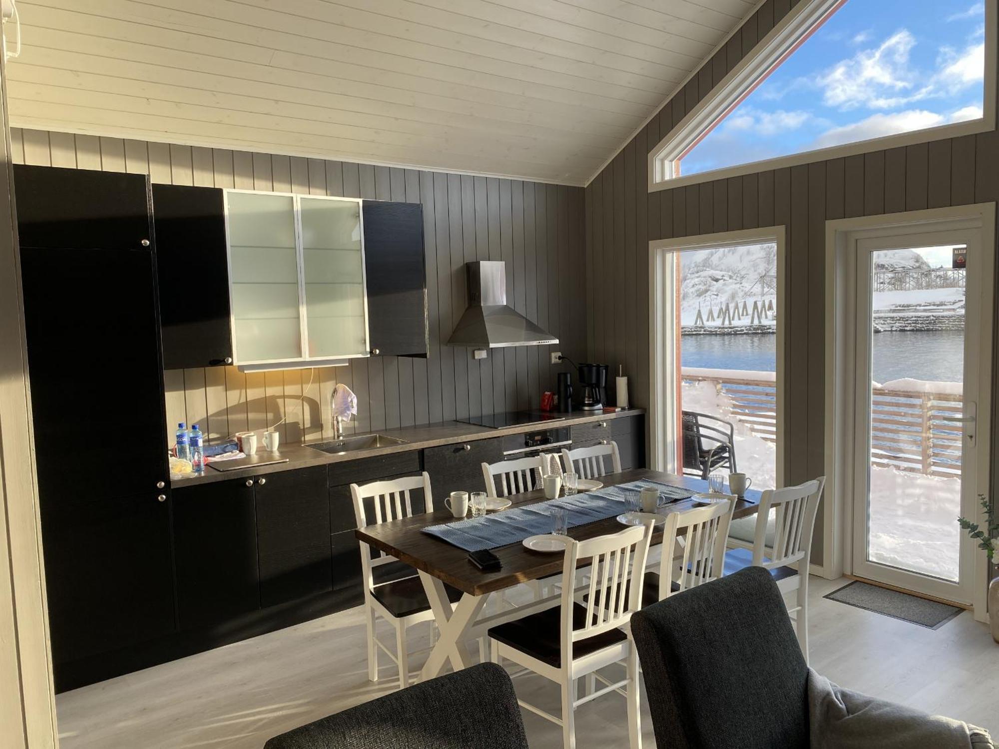 Holiday home Reinvikbua - Seaside In Finnvika,